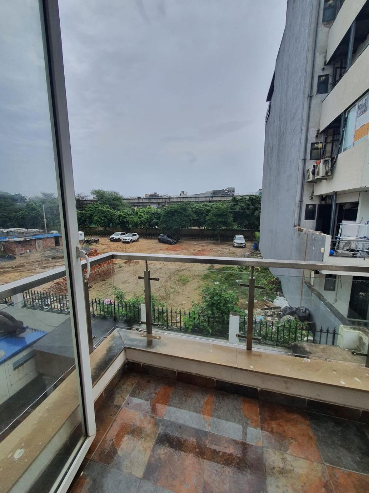 Mallenzo Suites Dlf Phase 1 غورغاون المظهر الخارجي الصورة